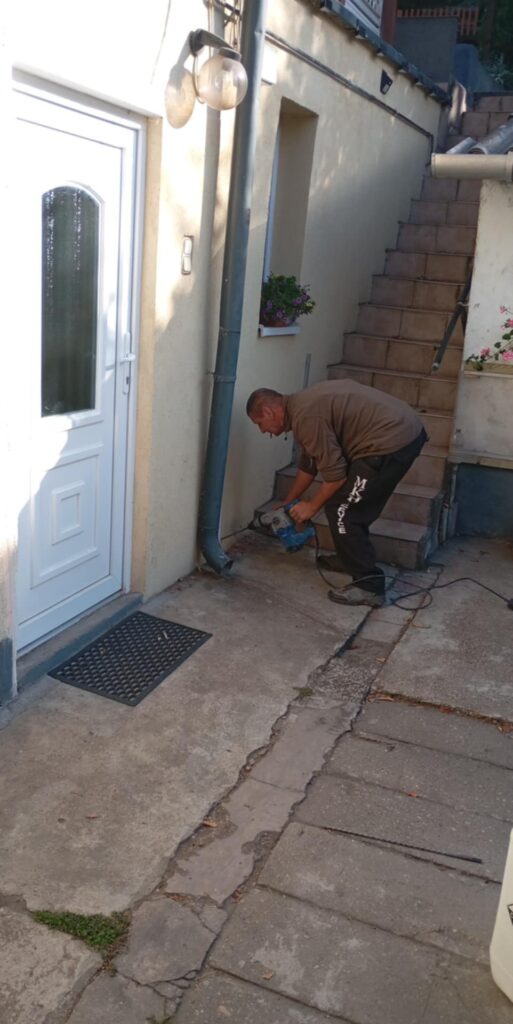 Vízszigetelés, injektálás, felázott fal javítás - Tatabánya vályogház